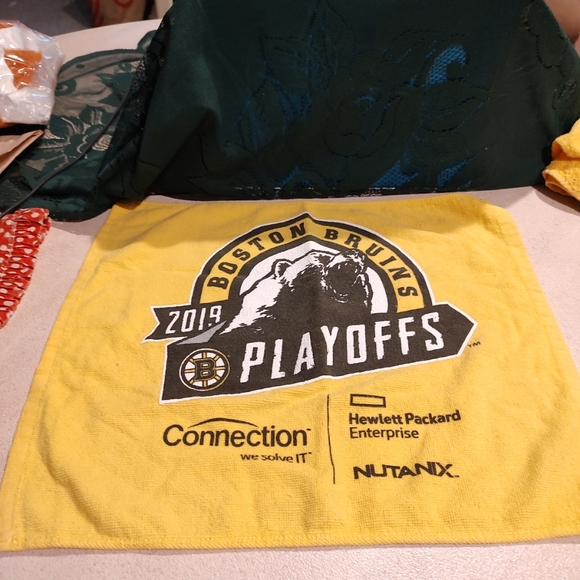 Stanley Cup playoff official Boston Bruins 2019 Playoff Rally Yellow rally towel - Picture 10 of 11